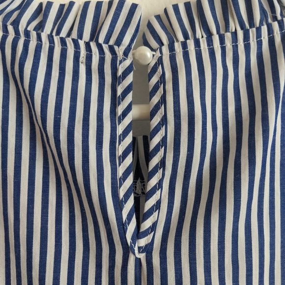 Romeo & Juliet Couture Floral Tank - Picture 6 of 9